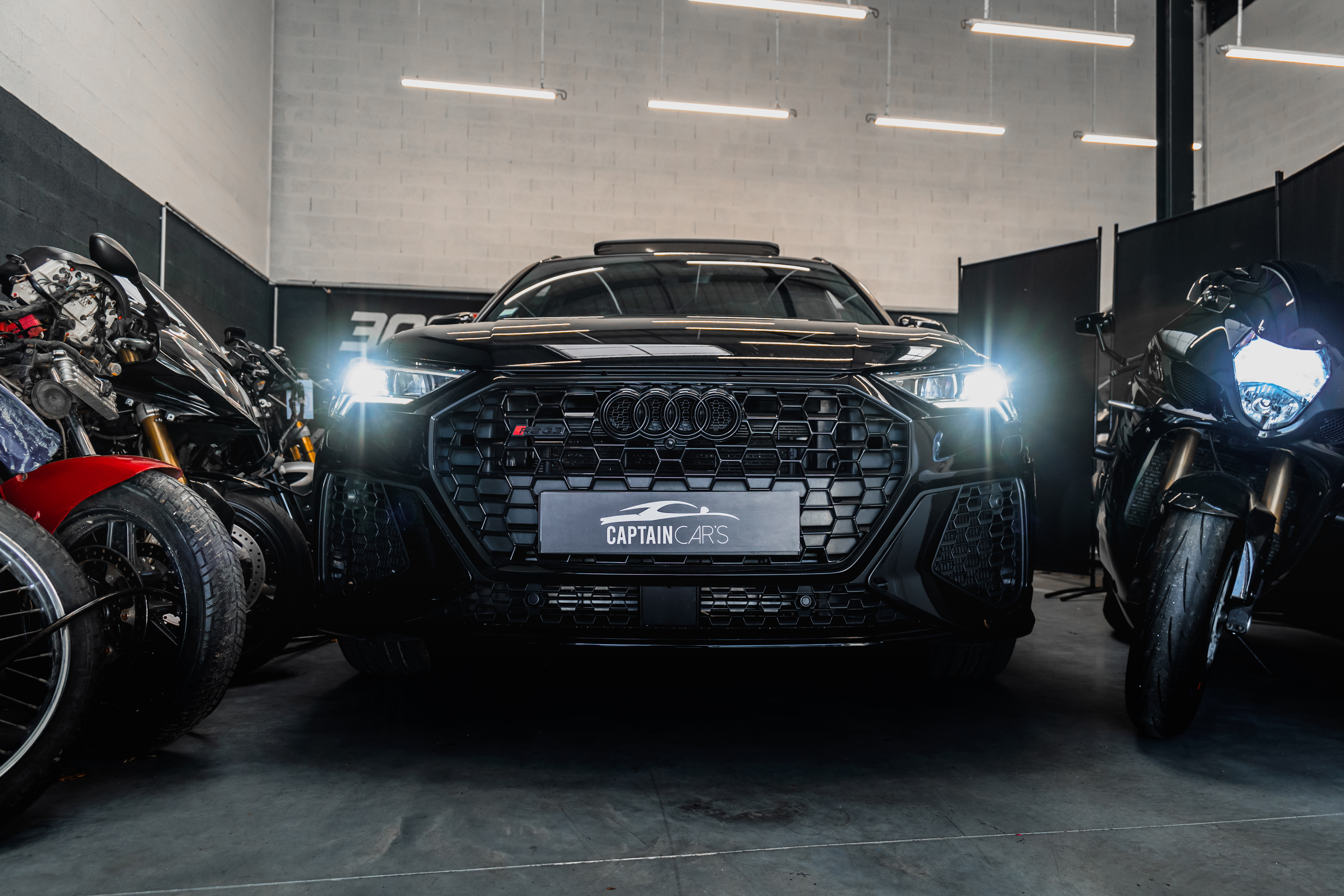 Audi RSQ3 - Captain Car's